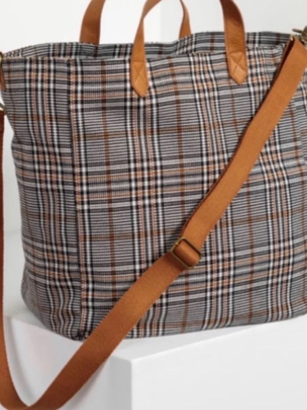 Thirty-One Casual Crossbody Tote in Plaid About You Weave ~Retired Print~ NEW!